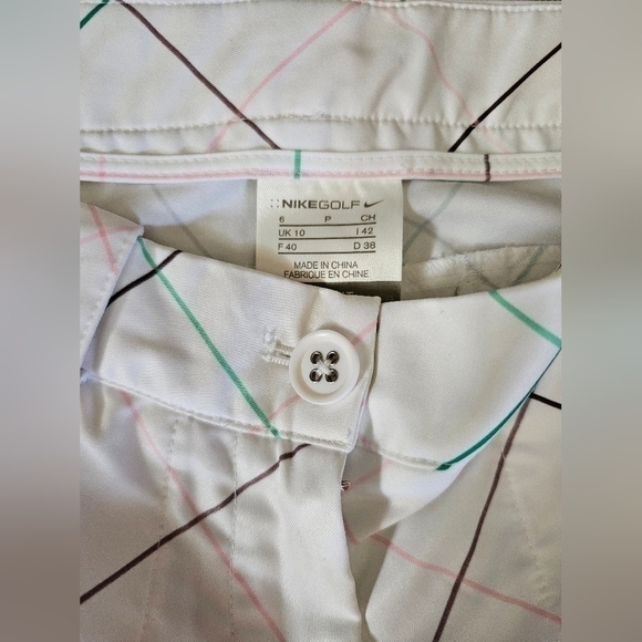 Nike Dri-Fit  Striped Bermuda Shorts Sz 6 White  Golf - Picture 3 of 5